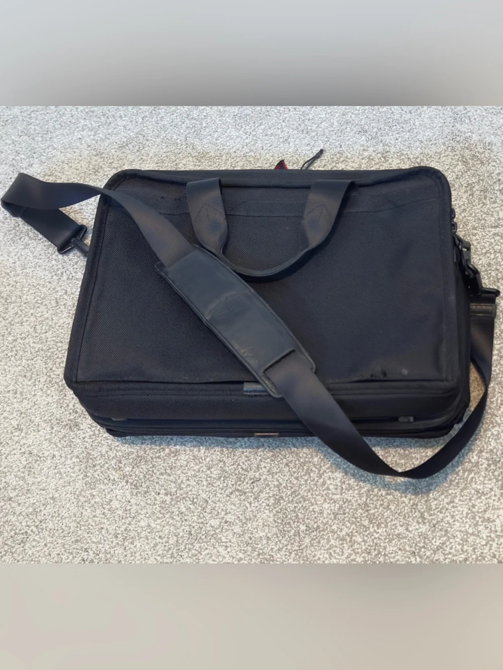 TUMI Alpha Expandable Organizer Laptop Brief Messenger Bag Black